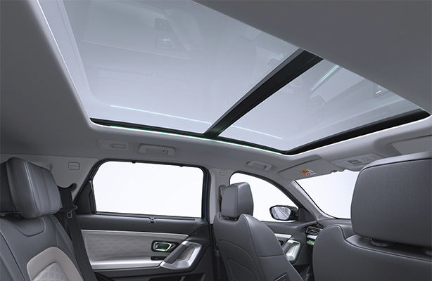 panoramic-sunroof-shot
